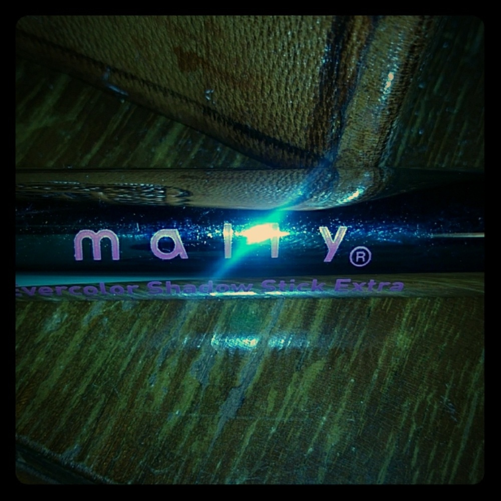 Mally eyeshadow stick